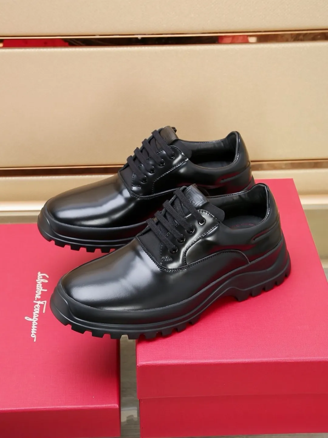 Factory P640💰🔥《Ferragamo》👏Latest•High-end top brand luxury~purchasing agent, top~quality. New fashionable business men's shoes 🔜The uppers are made of original first-layer open-edge beaded cowhide➕cowhide·lining, with fine workmanship. The original stylish and soft combination wear-resistant and non-slip outsole is light and comfortable on the feet. The real thing looks better in real photos. Number of yards: 38--44 (45 and 46 can be customized)